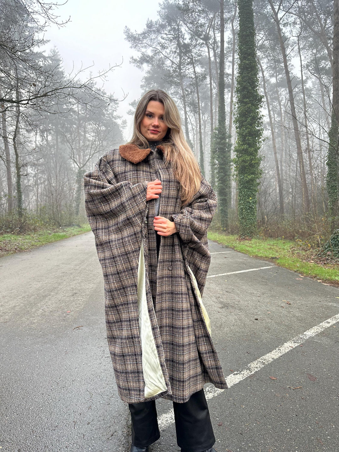 Emporio Armani Coat, One Size, Vintage Unique Style, Full-Length Women's Luxury Coat, Classy and Elegant Outerwear, Fits For All Sizes