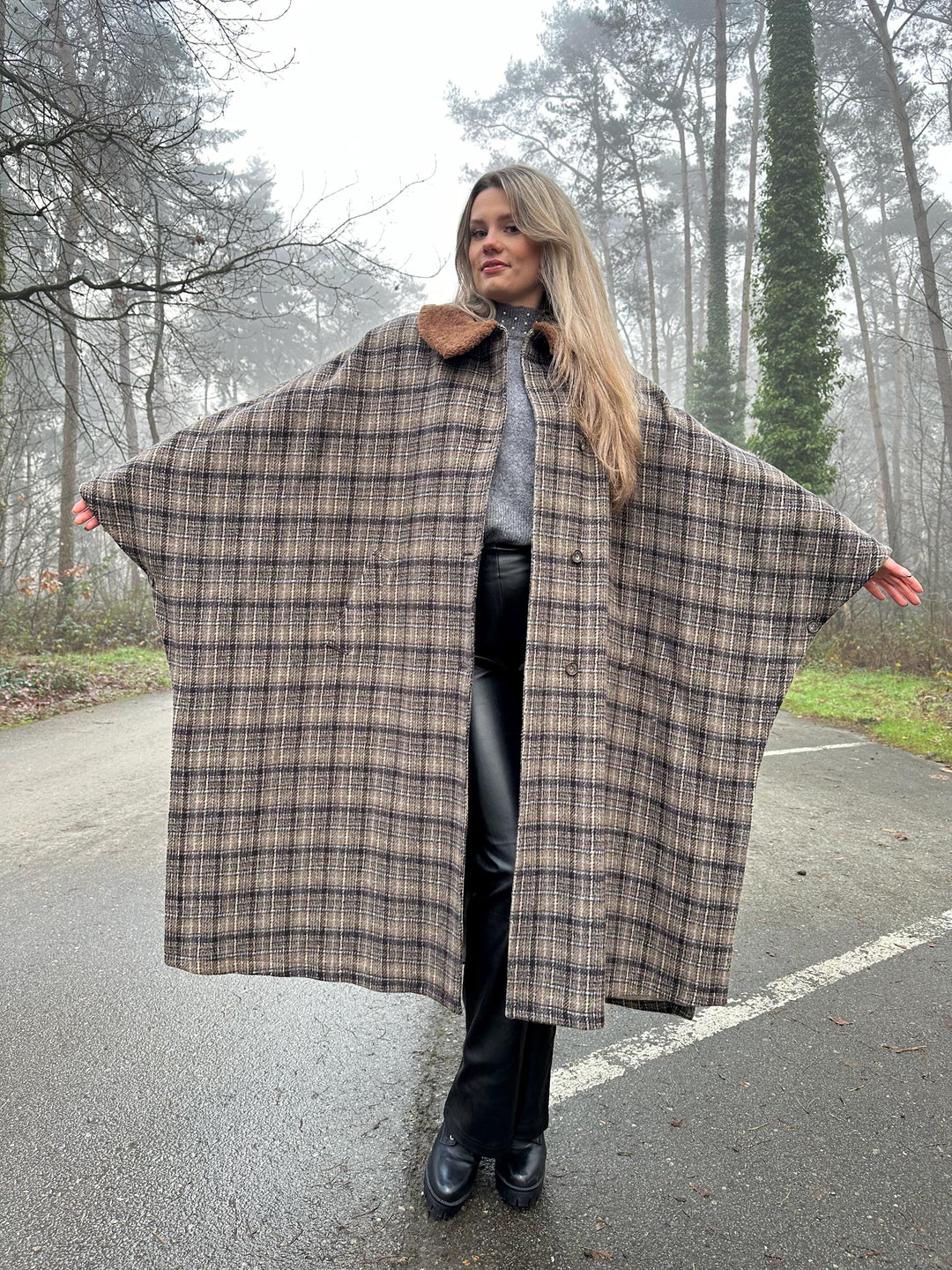 Emporio Armani Coat, One Size, Vintage Unique Style, Full-Length Women's Luxury Coat, Classy and Elegant Outerwear, Fits For All Sizes
