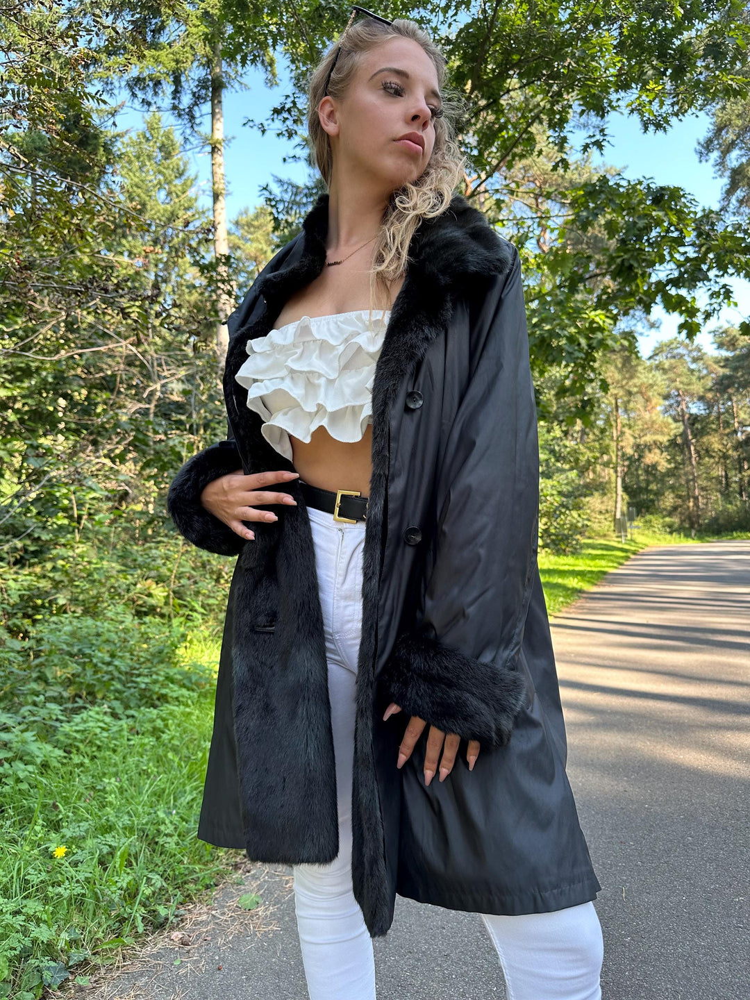 Brand New Black Winter Coat with Real Fur Inner Lining, L/XL Size, Light and Warm Fur Coat, Luxuriously Soft and Perfect for Cold Weather