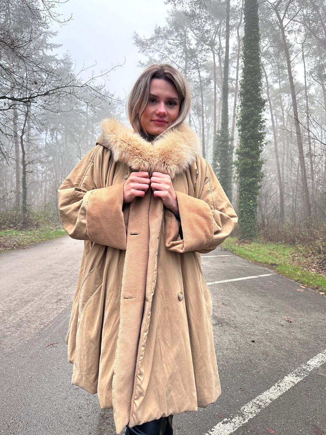 Max Mara Women's Coat with Real Fox Fur Collar, XL Size, Hooded Vintage Coat, Beige Creamy Color, Luxurious and Elegant Outerwear, Max Mara
