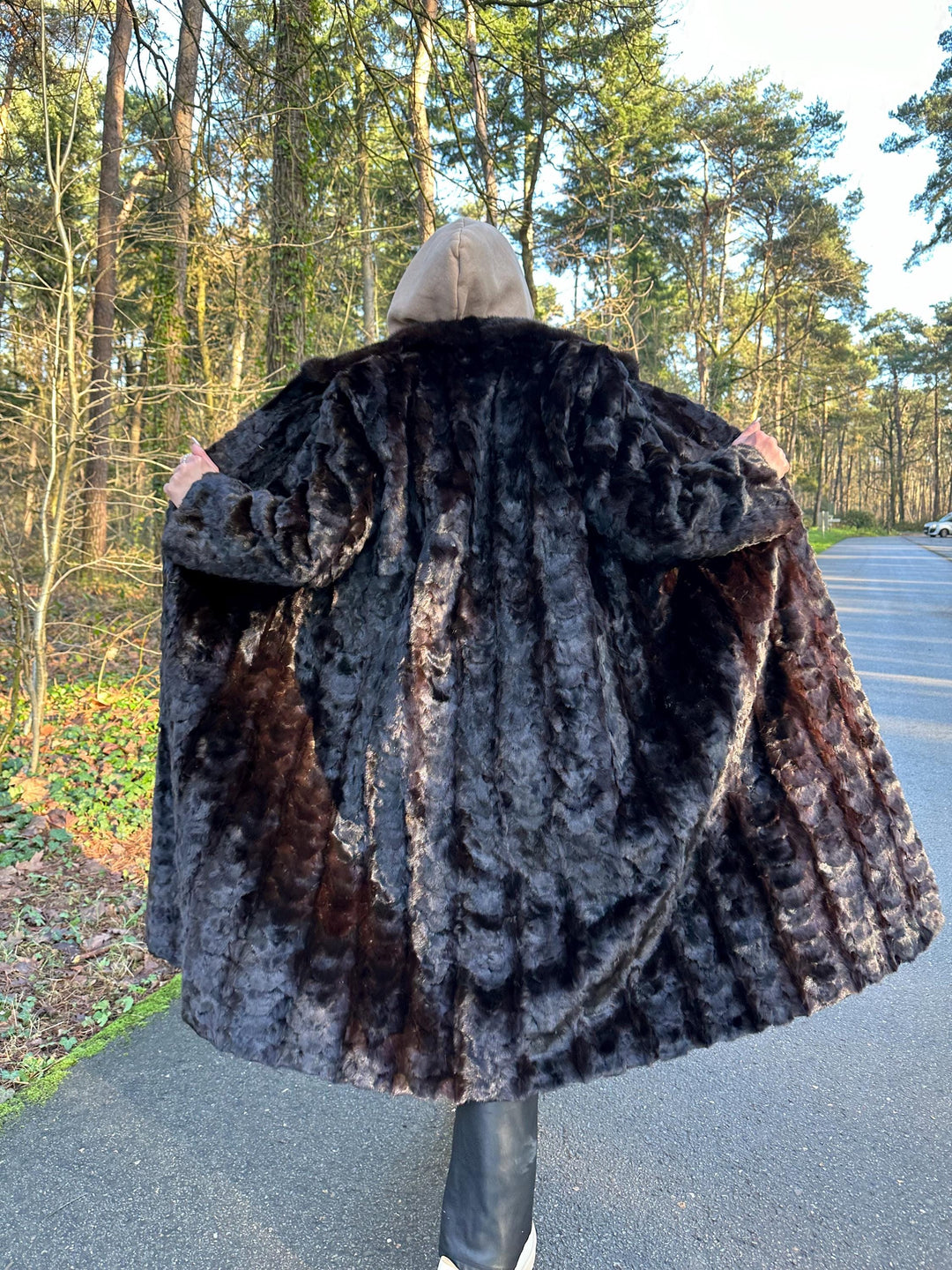 Dark Brown Mink Fur Coat Made in Pieces, XL Size, Full-Length Design, Real Mink Fur, Luxury Vintage Style, Soft and High-Quality Fur, Mink