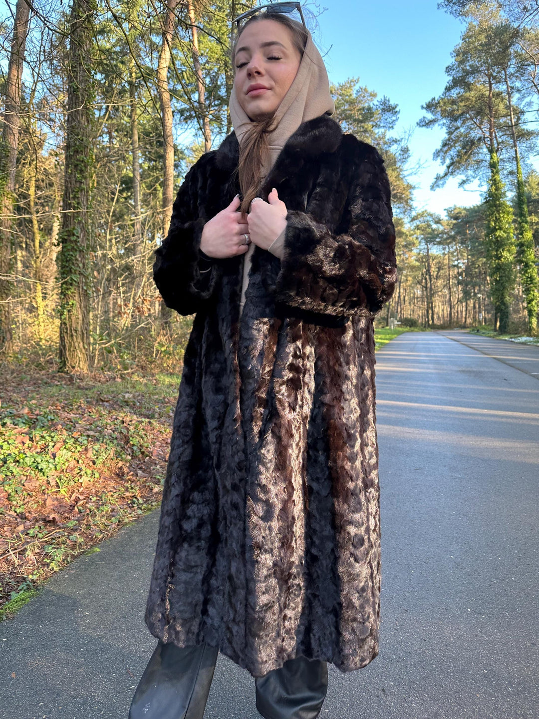Dark Brown Mink Fur Coat Made in Pieces, XL Size, Full-Length Design, Real Mink Fur, Luxury Vintage Style, Soft and High-Quality Fur, Mink