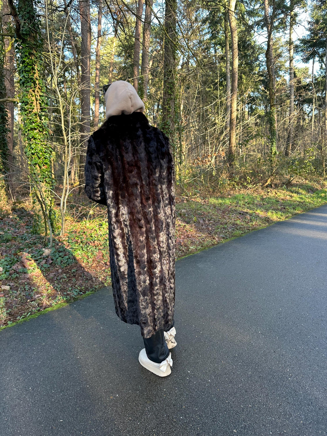 Dark Brown Mink Fur Coat Made in Pieces, XL Size, Full-Length Design, Real Mink Fur, Luxury Vintage Style, Soft and High-Quality Fur, Mink