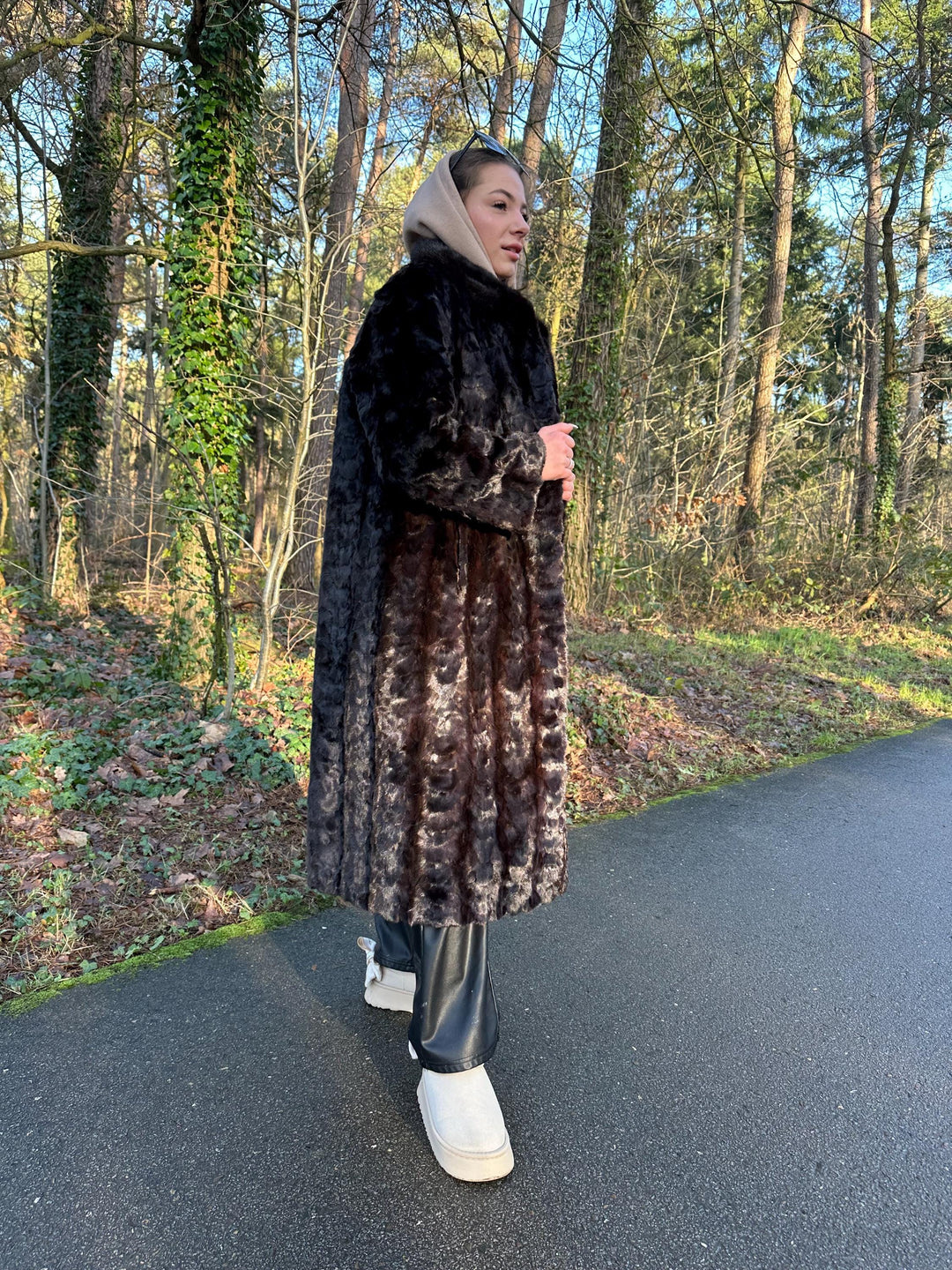 Dark Brown Mink Fur Coat Made in Pieces, XL Size, Full-Length Design, Real Mink Fur, Luxury Vintage Style, Soft and High-Quality Fur, Mink