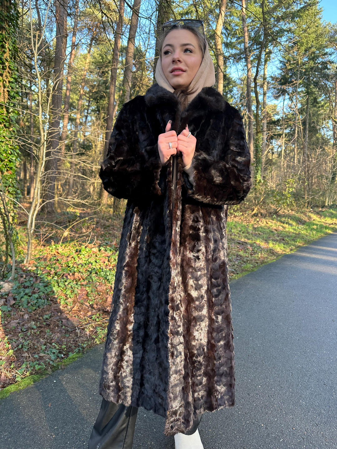 Dark Brown Mink Fur Coat Made in Pieces, XL Size, Full-Length Design, Real Mink Fur, Luxury Vintage Style, Soft and High-Quality Fur, Mink