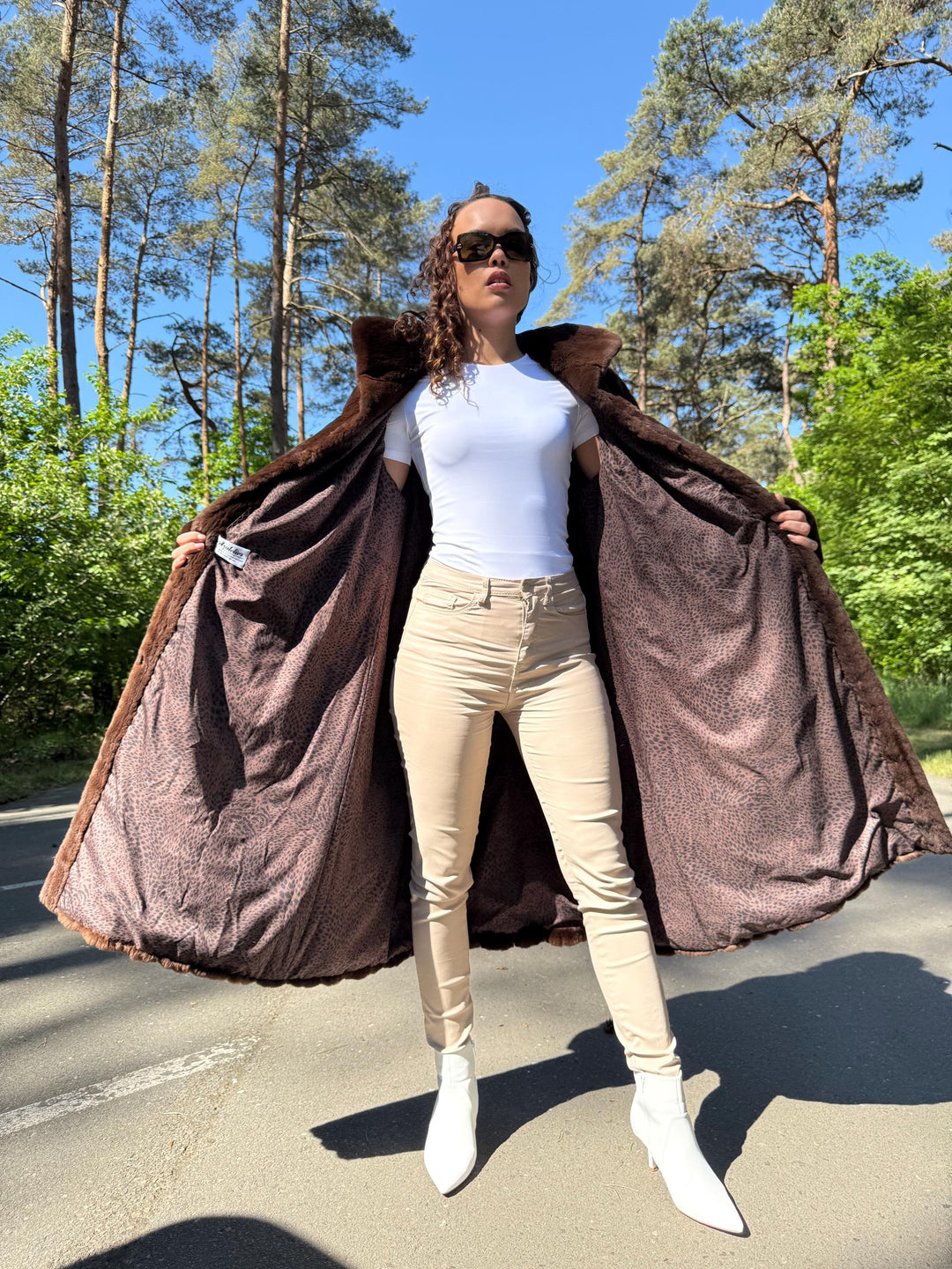 Light Brown Sheared Mink Fur Coat, 3XL Super Soft Fur, Light Shiny Finish, Full-Length Elegant Design, Excellent Condition, Warm & Luxurious