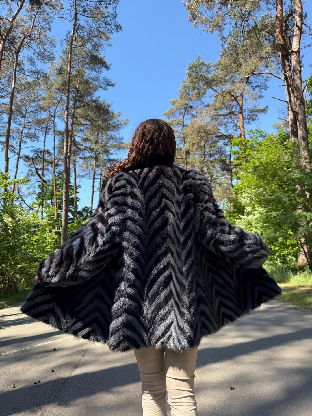 M/L Mink Jacket Dyed in Blue and Black Color,  Soft & Luxurious, Rare Find Fur Outerwear, Eye Catching Design, Thick Mink Jacket, Real Fur