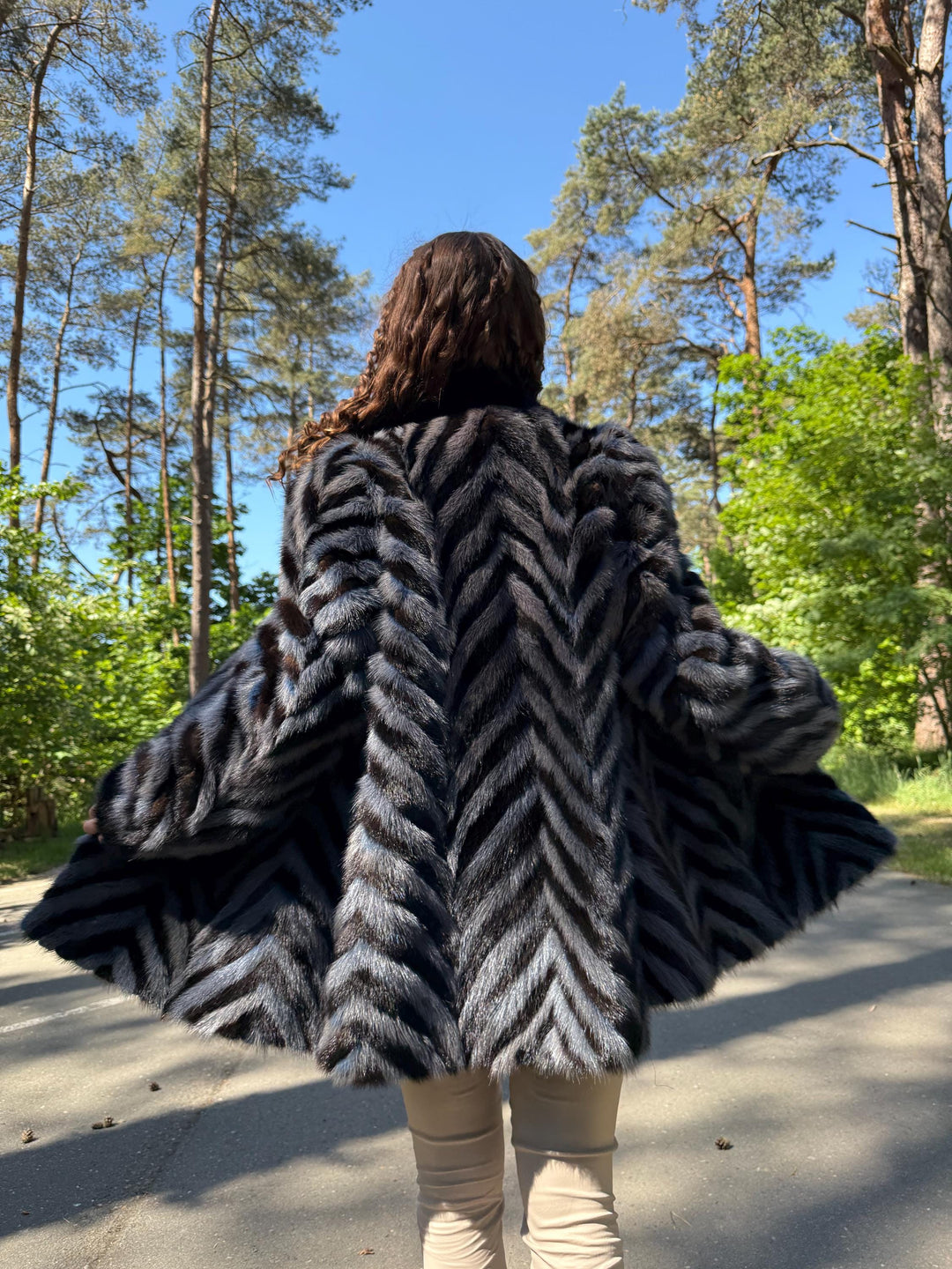 M/L Mink Jacket Dyed in Blue and Black Color,  Soft & Luxurious, Rare Find Fur Outerwear, Eye Catching Design, Thick Mink Jacket, Real Fur