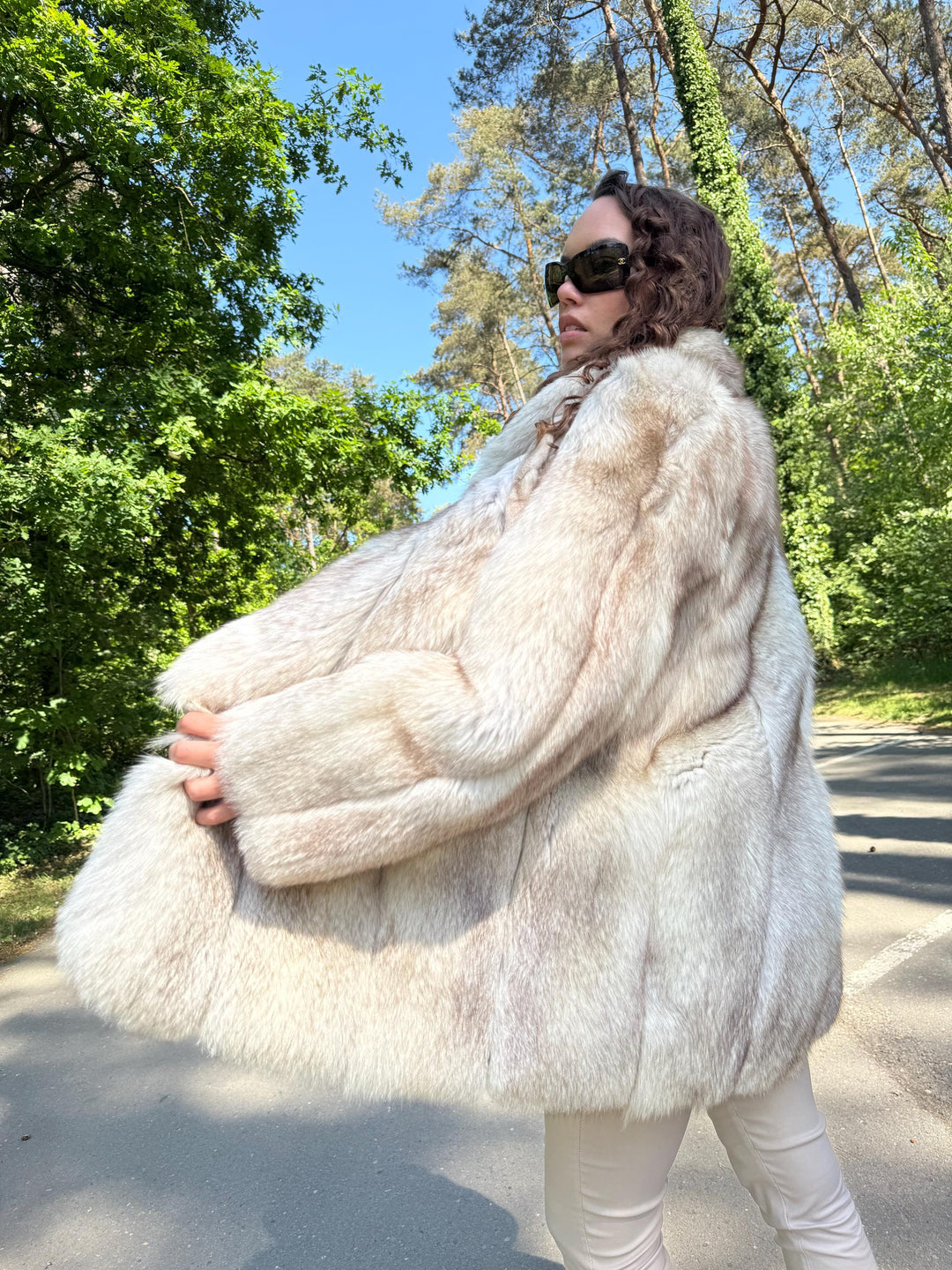 Medium Nordic Fox Fur Coat, Real Blue Fox Fur, Soft and Fluffy Texture, As Good As New Condition, Cozy Feel, Classic Rare Vintage Fur Coat