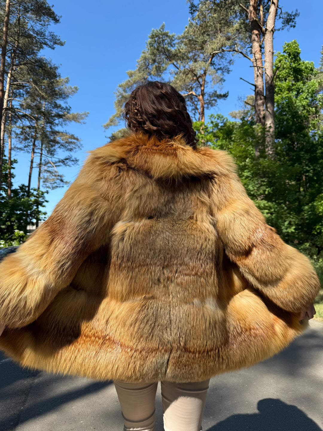 Red Canadian Fox Fur Jacket Small – Real Soft and Fluffy Fur, Natural Warmth, Vintage Style with Eye-Catching Look, Cozy & Stylish Outerwear