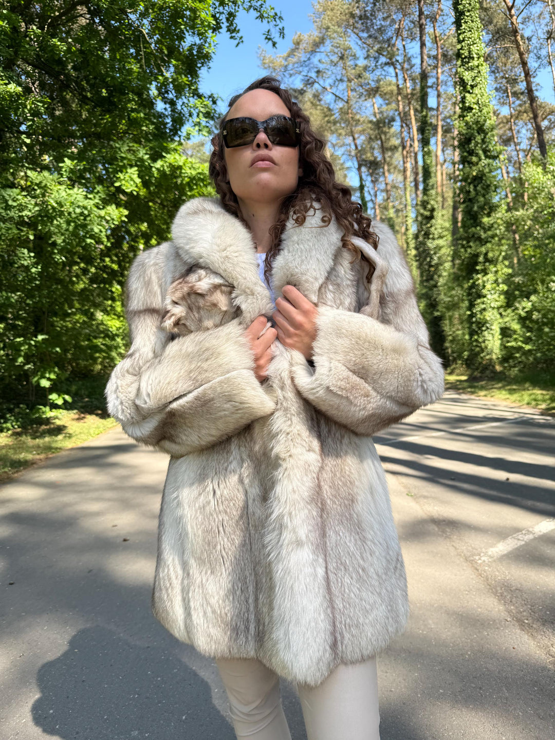 Medium Nordic Fox Fur Coat, Real Blue Fox Fur, Soft and Fluffy Texture, As Good As New Condition, Cozy Feel, Classic Rare Vintage Fur Coat