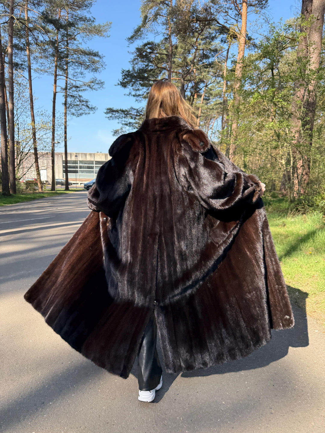 Full-Length Dark Brown Mink Coat, L/XL Size, High Quality Fur, Warm & Thick Fur Coat, Vintage Fur Coat, Real Mink Fur, Soft Brown Mink Fur