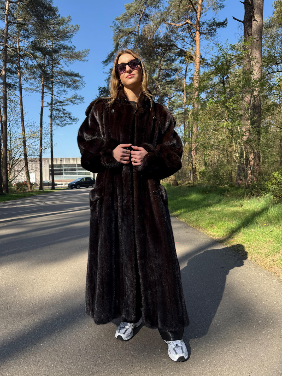 Full-Length Dark Brown Mink Coat, L/XL Size, High Quality Fur, Warm & Thick Fur Coat, Vintage Fur Coat, Real Mink Fur, Soft Brown Mink Fur