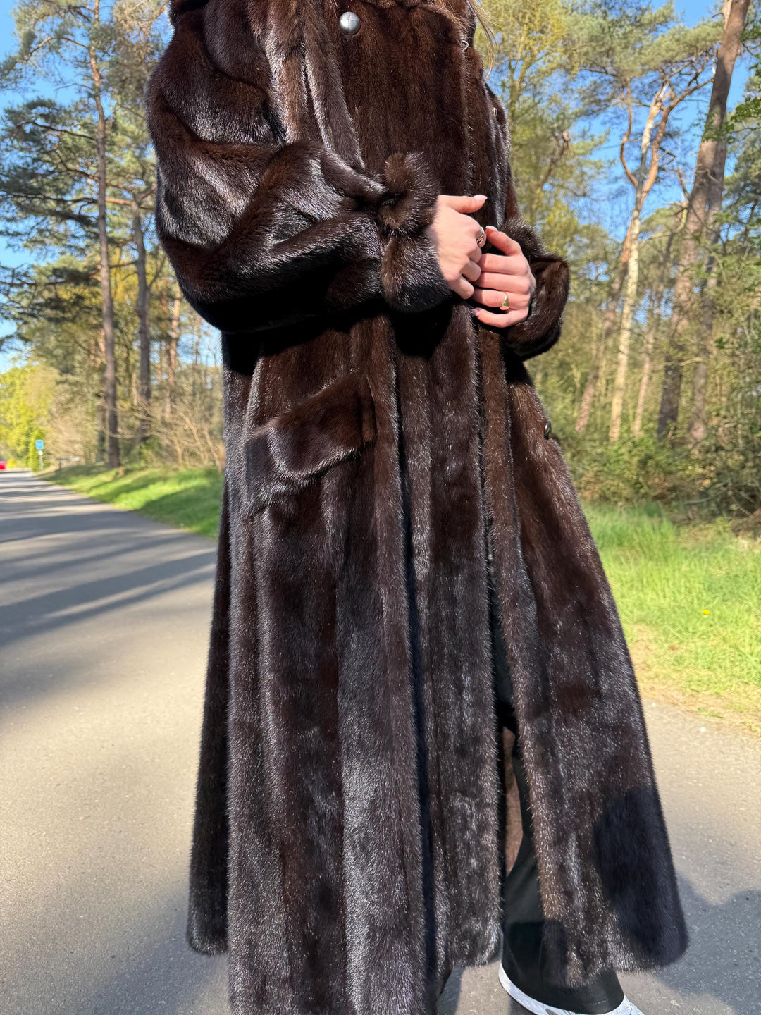 Full-Length Dark Brown Mink Coat, L/XL Size, High Quality Fur, Warm & Thick Fur Coat, Vintage Fur Coat, Real Mink Fur, Soft Brown Mink Fur