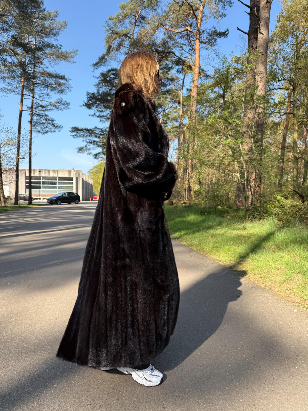 Full-Length Dark Brown Mink Coat, L/XL Size, High Quality Fur, Warm & Thick Fur Coat, Vintage Fur Coat, Real Mink Fur, Soft Brown Mink Fur