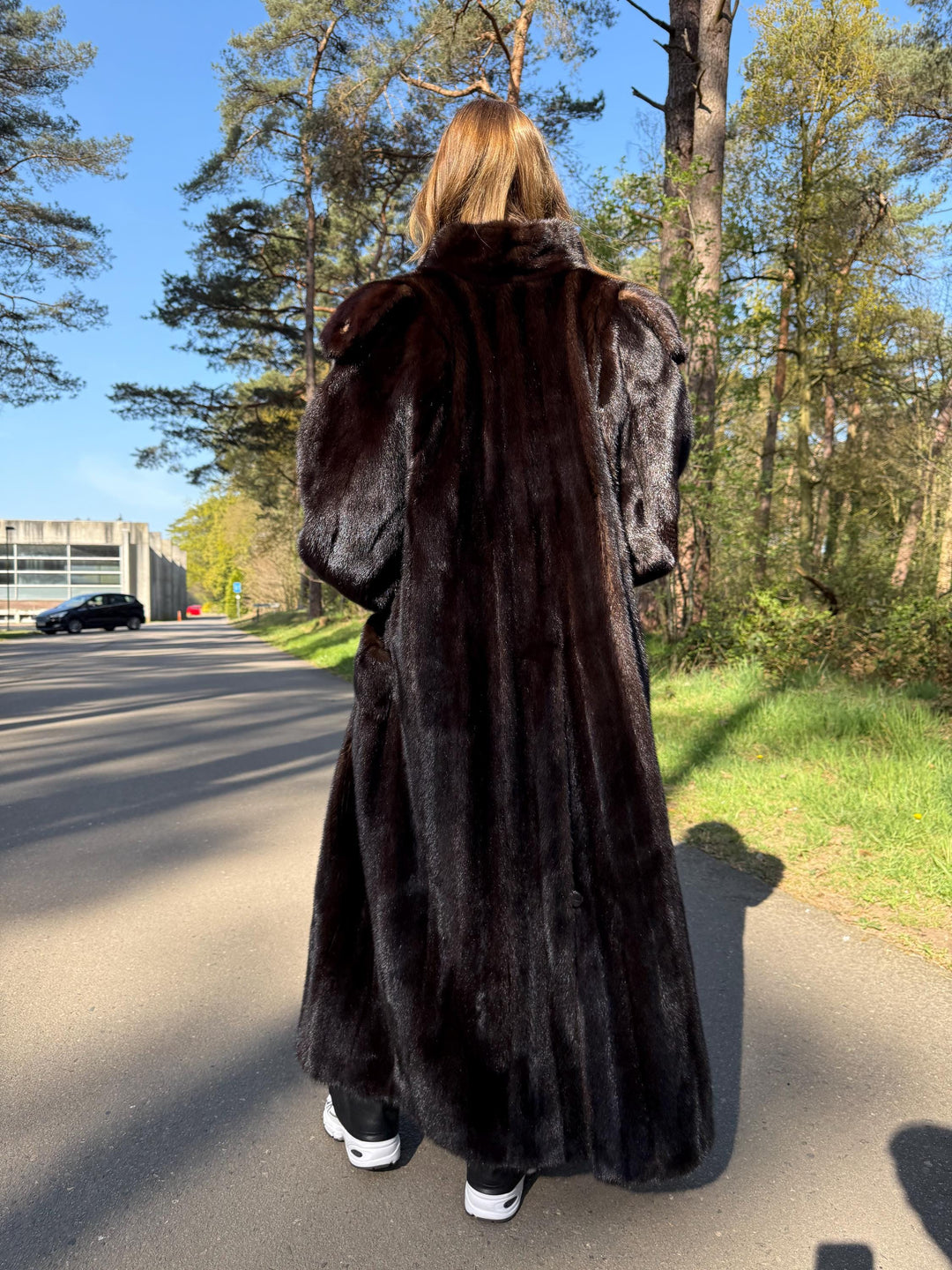 Full-Length Dark Brown Mink Coat, L/XL Size, High Quality Fur, Warm & Thick Fur Coat, Vintage Fur Coat, Real Mink Fur, Soft Brown Mink Fur