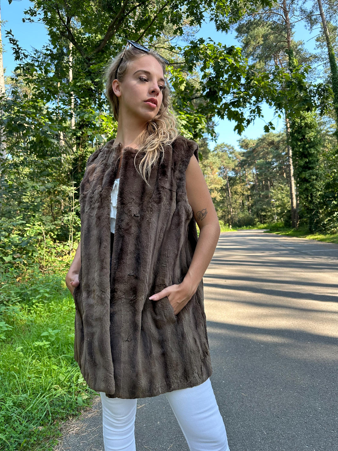 Light Brown Sheared Mink Fur Vest, Medium Size, Women's Luxury Mink Vest, Soft and Thick Genuine Mink Fur, Elegant and Stylish Outerwear