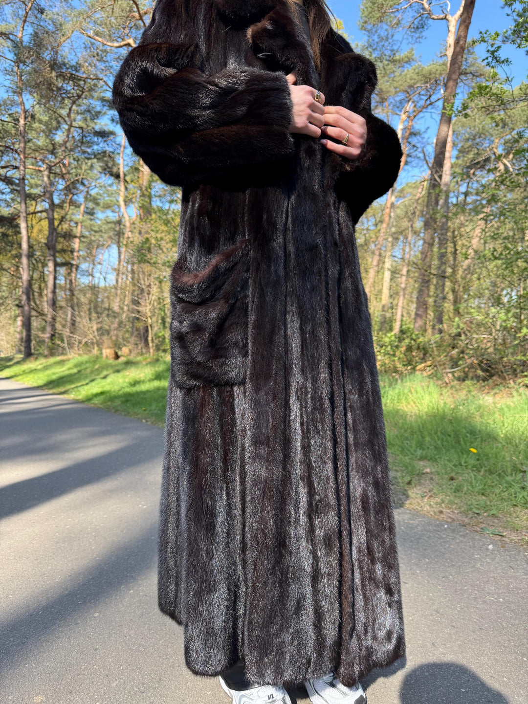 Swinger Dark Brown Mink Coat, XL Size, Feet Length Coat, Rare Find Vintage Style, Soft and Thick Mink Fur, High Quality Fur, Real Mink Coat