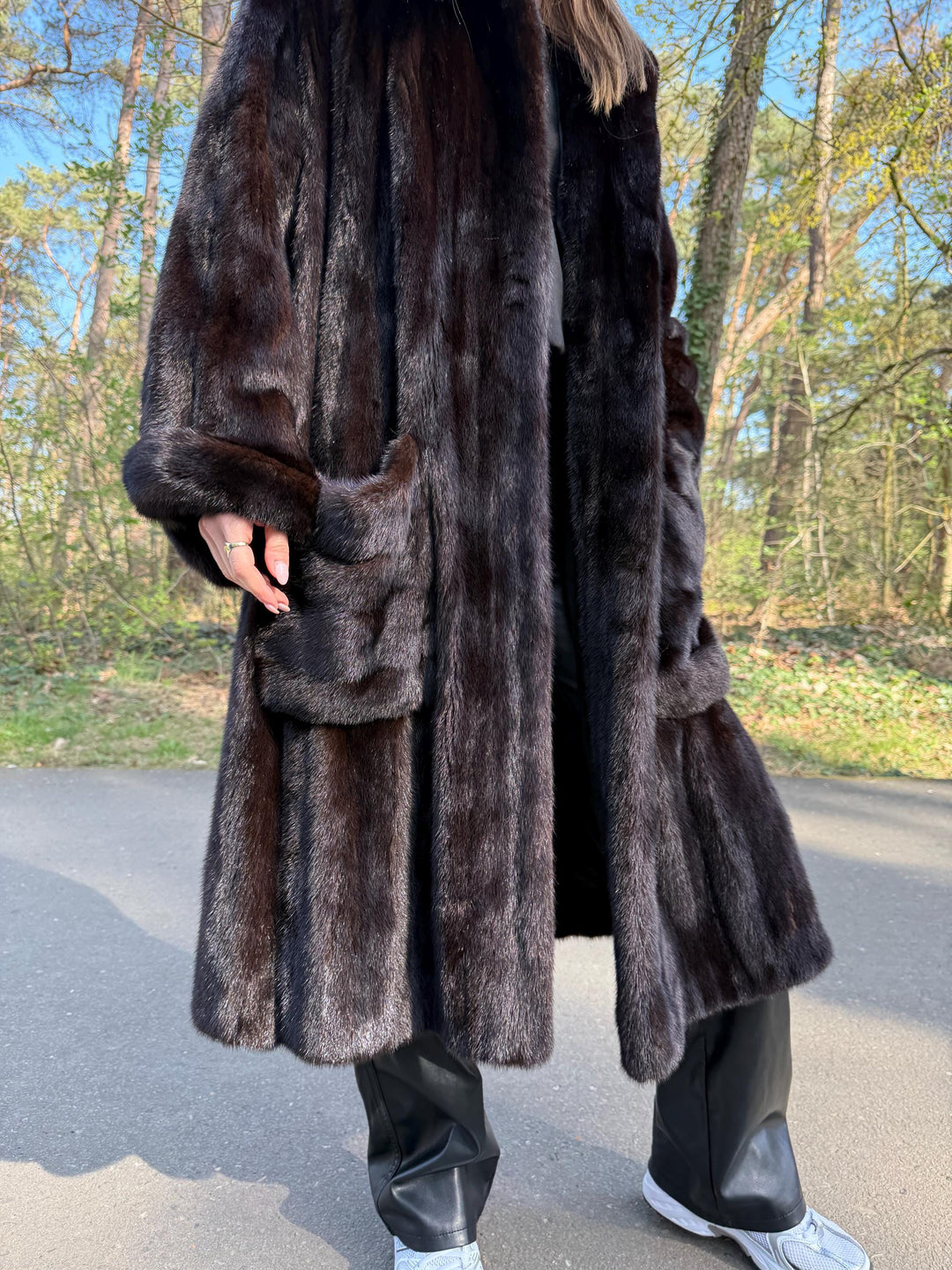 Superb Ranched Saga Mink Fur Coat, L/XL Size, Premium High Quality Fur, Luxury Women's Fur Coat, Natural Brown Fur, Soft and Thick Mink Fur