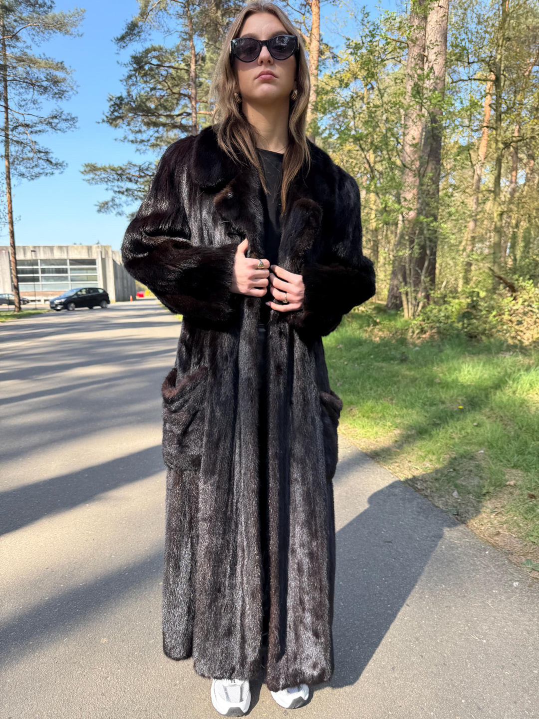 Swinger Dark Brown Mink Coat, XL Size, Feet Length Coat, Rare Find Vintage Style, Soft and Thick Mink Fur, High Quality Fur, Real Mink Coat