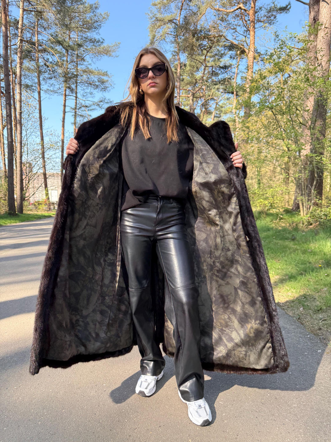 Swinger Dark Brown Mink Coat, XL Size, Feet Length Coat, Rare Find Vintage Style, Soft and Thick Mink Fur, High Quality Fur, Real Mink Coat