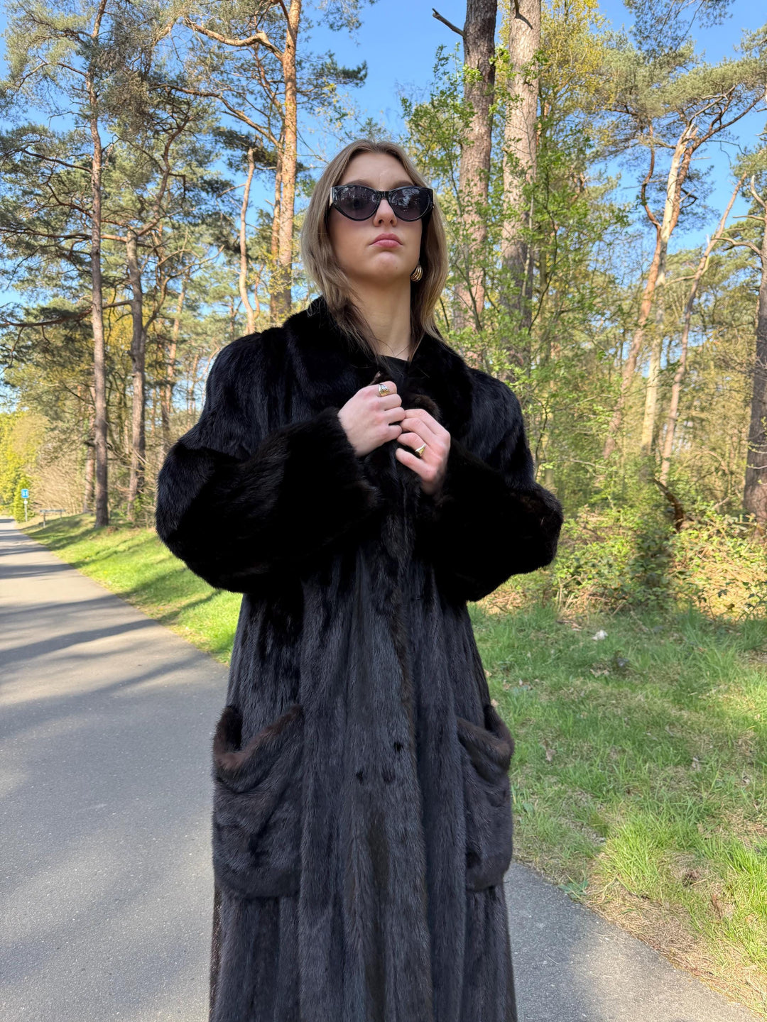Swinger Dark Brown Mink Coat, XL Size, Feet Length Coat, Rare Find Vintage Style, Soft and Thick Mink Fur, High Quality Fur, Real Mink Coat