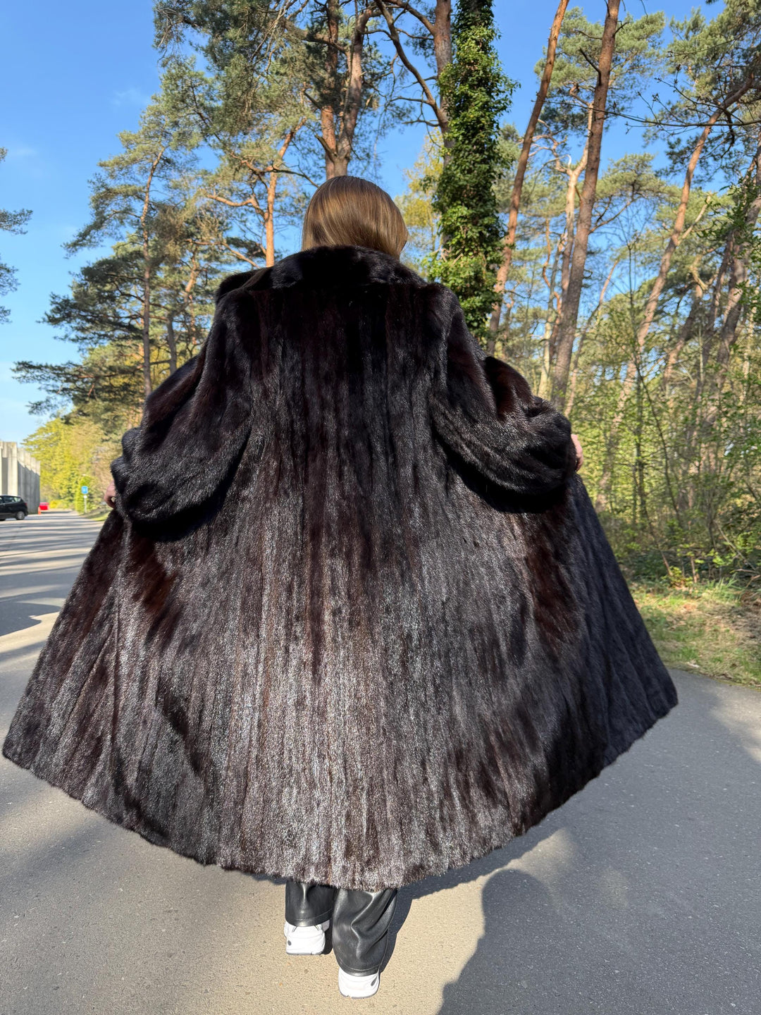 Brown Mink Fur Coat, Medium Size, High-Quality Fur, Soft Brown Mink Fur, Thick Mink Fur, Classic Vintage Style, Long Luxury Women's Fur Coat