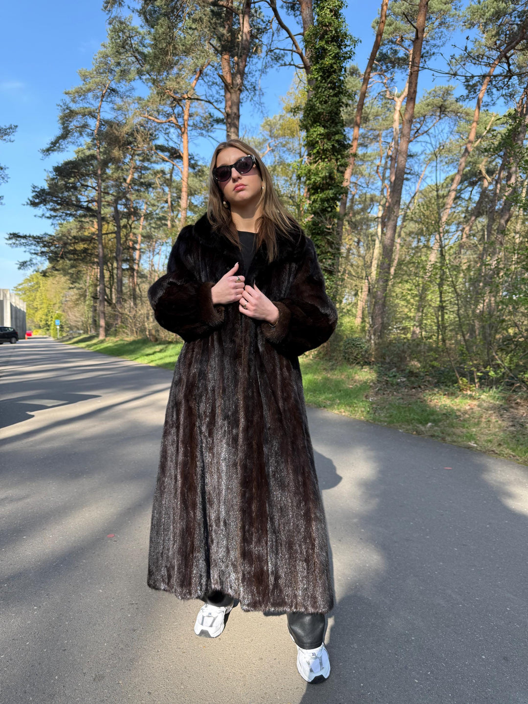 Brown Mink Fur Coat, Medium Size, High-Quality Fur, Soft Brown Mink Fur, Thick Mink Fur, Classic Vintage Style, Long Luxury Women's Fur Coat