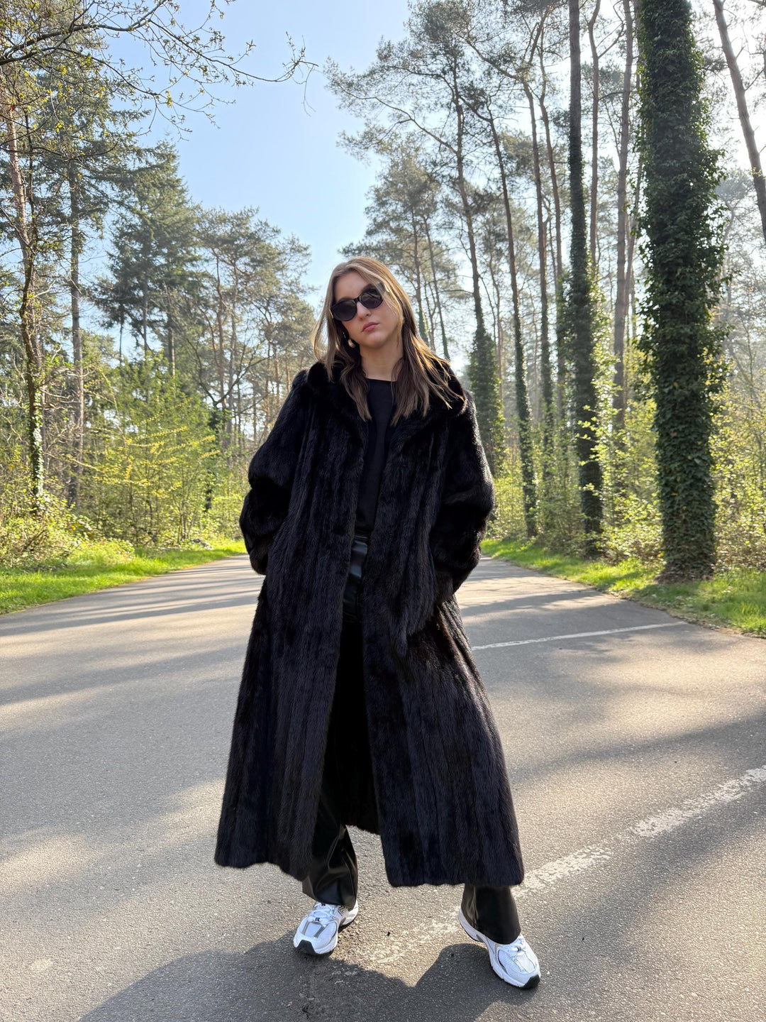 Brown Mink Fur Coat, Medium Size, High-Quality Fur, Soft Brown Mink Fur, Thick Mink Fur, Classic Vintage Style, Long Luxury Women's Fur Coat