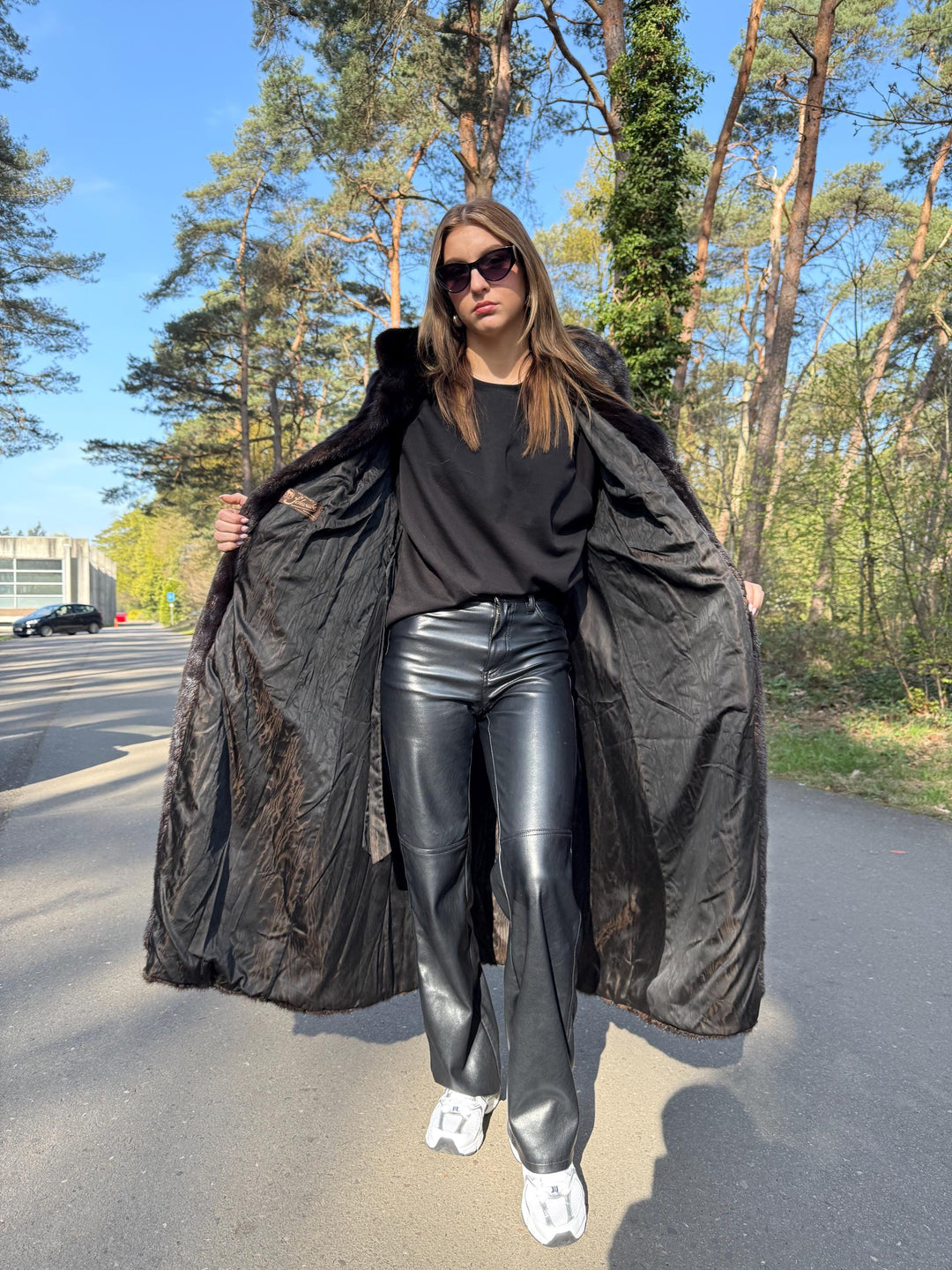 Brown Mink Fur Coat, Medium Size, High-Quality Fur, Soft Brown Mink Fur, Thick Mink Fur, Classic Vintage Style, Long Luxury Women's Fur Coat