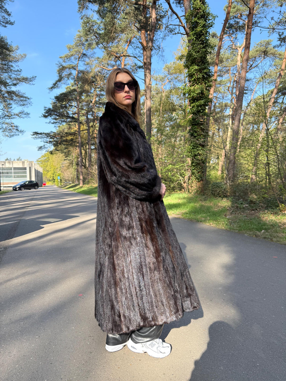 Brown Mink Fur Coat, Medium Size, High-Quality Fur, Soft Brown Mink Fur, Thick Mink Fur, Classic Vintage Style, Long Luxury Women's Fur Coat