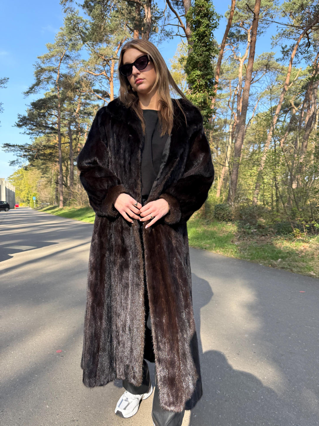 Brown Mink Fur Coat, Medium Size, High-Quality Fur, Soft Brown Mink Fur, Thick Mink Fur, Classic Vintage Style, Long Luxury Women's Fur Coat