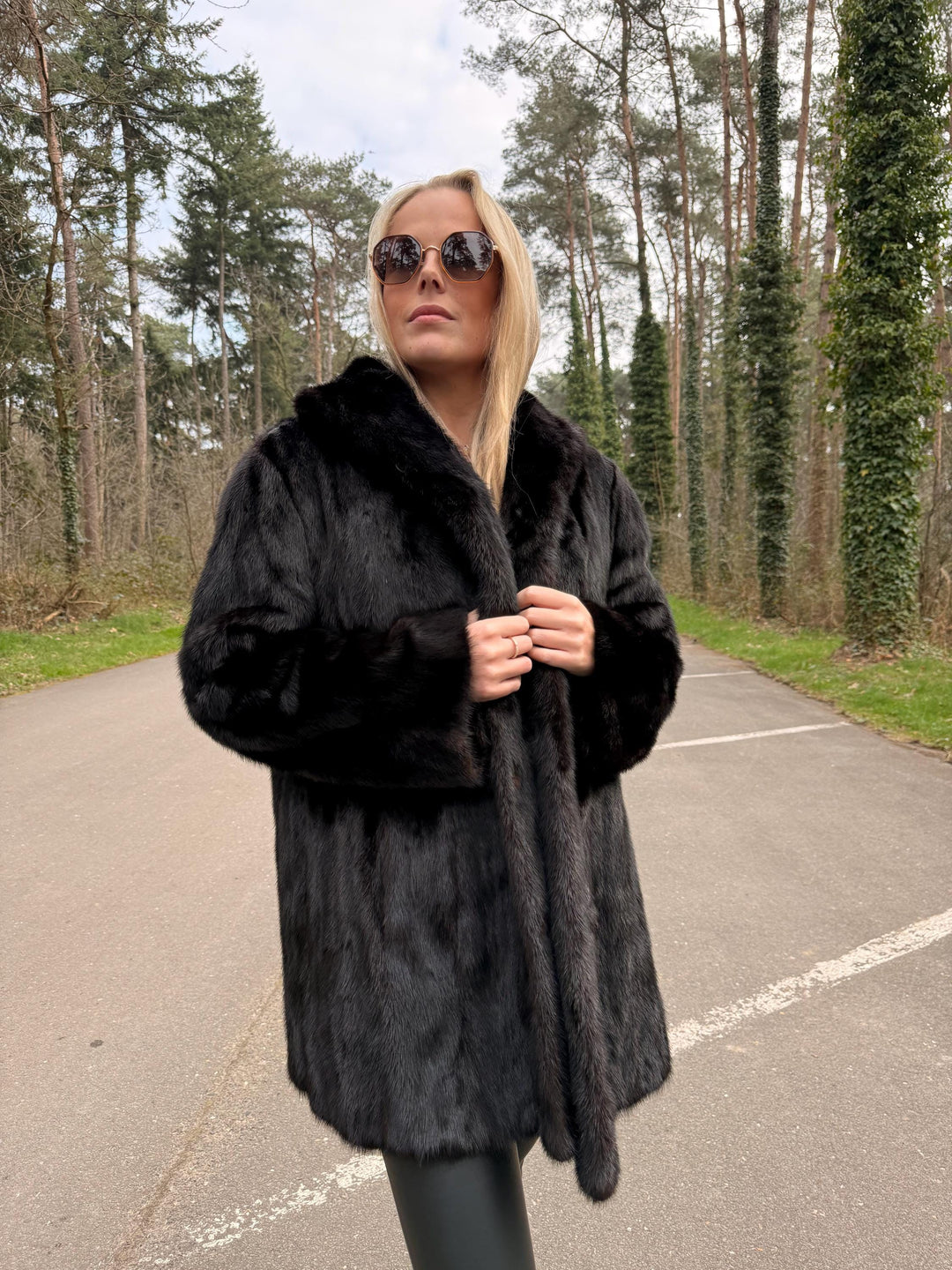 Yves Salomon Mink Fur Jacket, Real Mink Jacket in XL Size, Excellent Condition, High Quality Fur, Luxury Branded Jacket, Black Mink Fur Coat