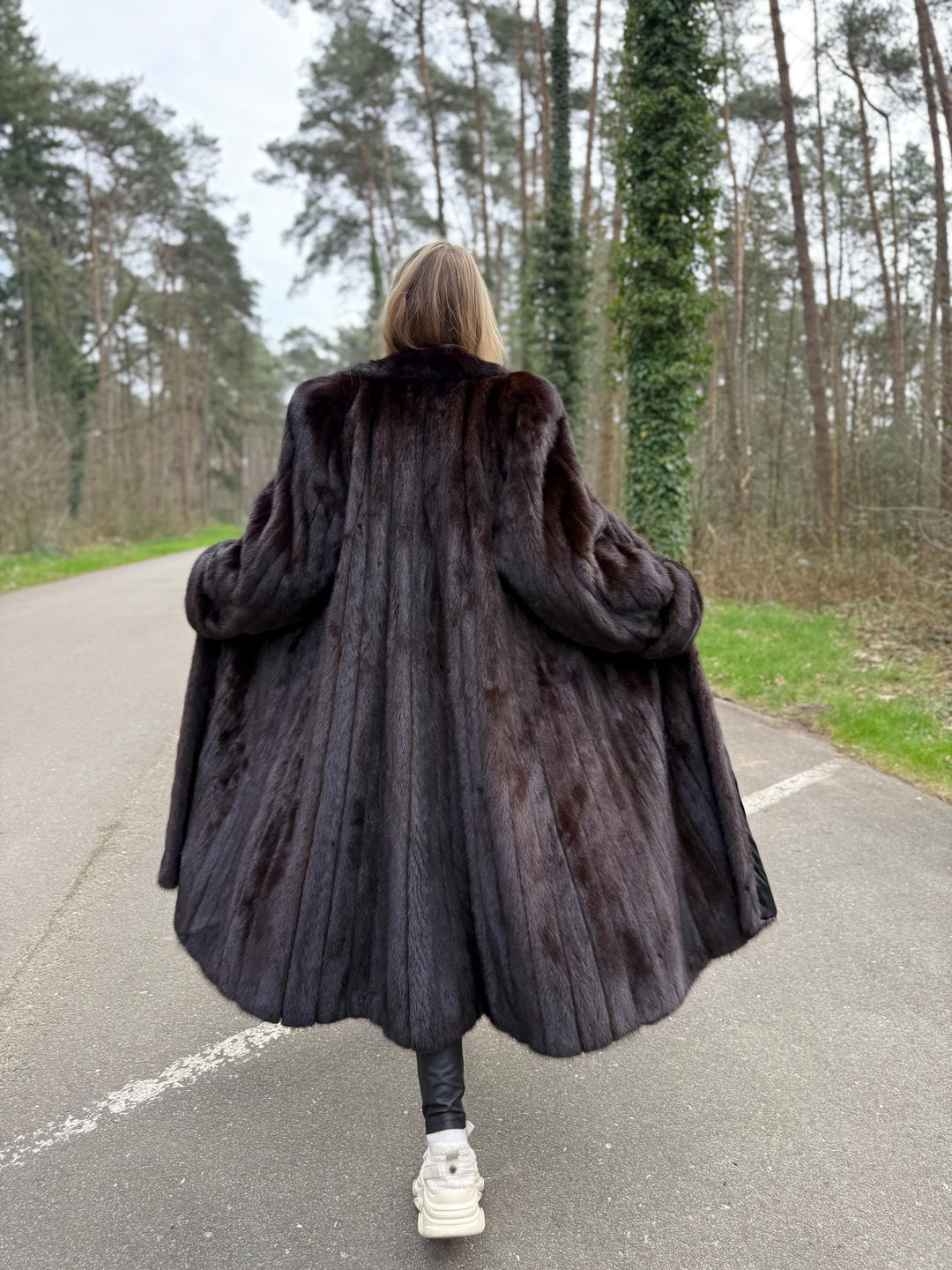 Full-Length Brown Mink Fur Coat, XL Size, High-Quality Fur, Soft Brown Mink Fur, Thick Mink Fur, Classic Vintage Style, Luxury Women's Coat