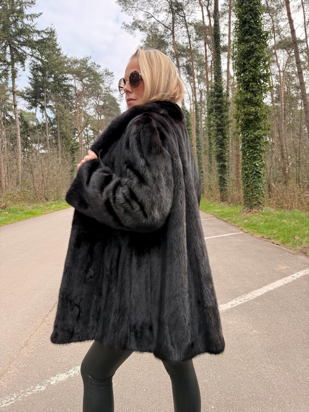 Yves Salomon Mink Fur Jacket, Real Mink Jacket in XL Size, Excellent Condition, High Quality Fur, Luxury Branded Jacket, Black Mink Fur Coat