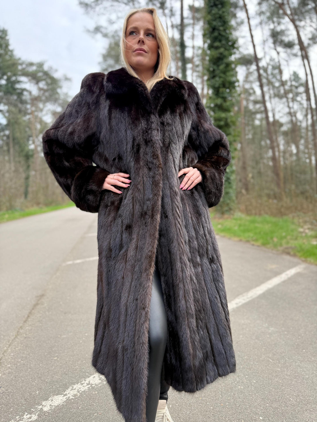 Full-Length Brown Mink Fur Coat, XL Size, High-Quality Fur, Soft Brown Mink Fur, Thick Mink Fur, Classic Vintage Style, Luxury Women's Coat