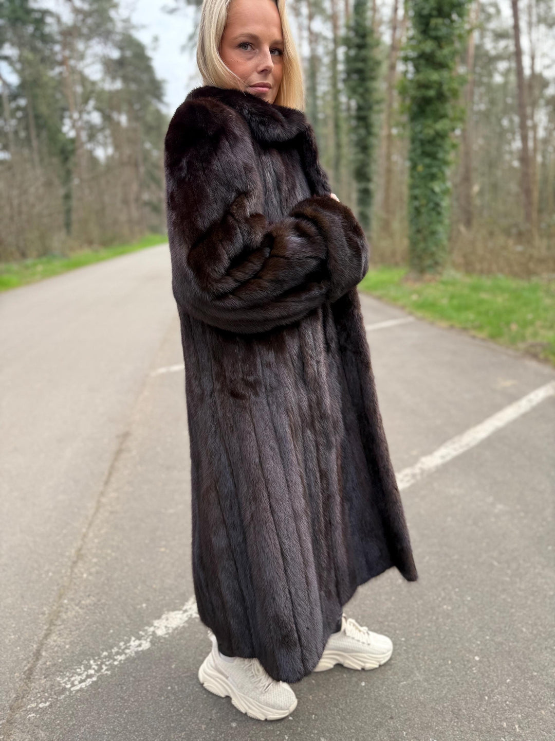 Full-Length Brown Mink Fur Coat, XL Size, High-Quality Fur, Soft Brown Mink Fur, Thick Mink Fur, Classic Vintage Style, Luxury Women's Coat
