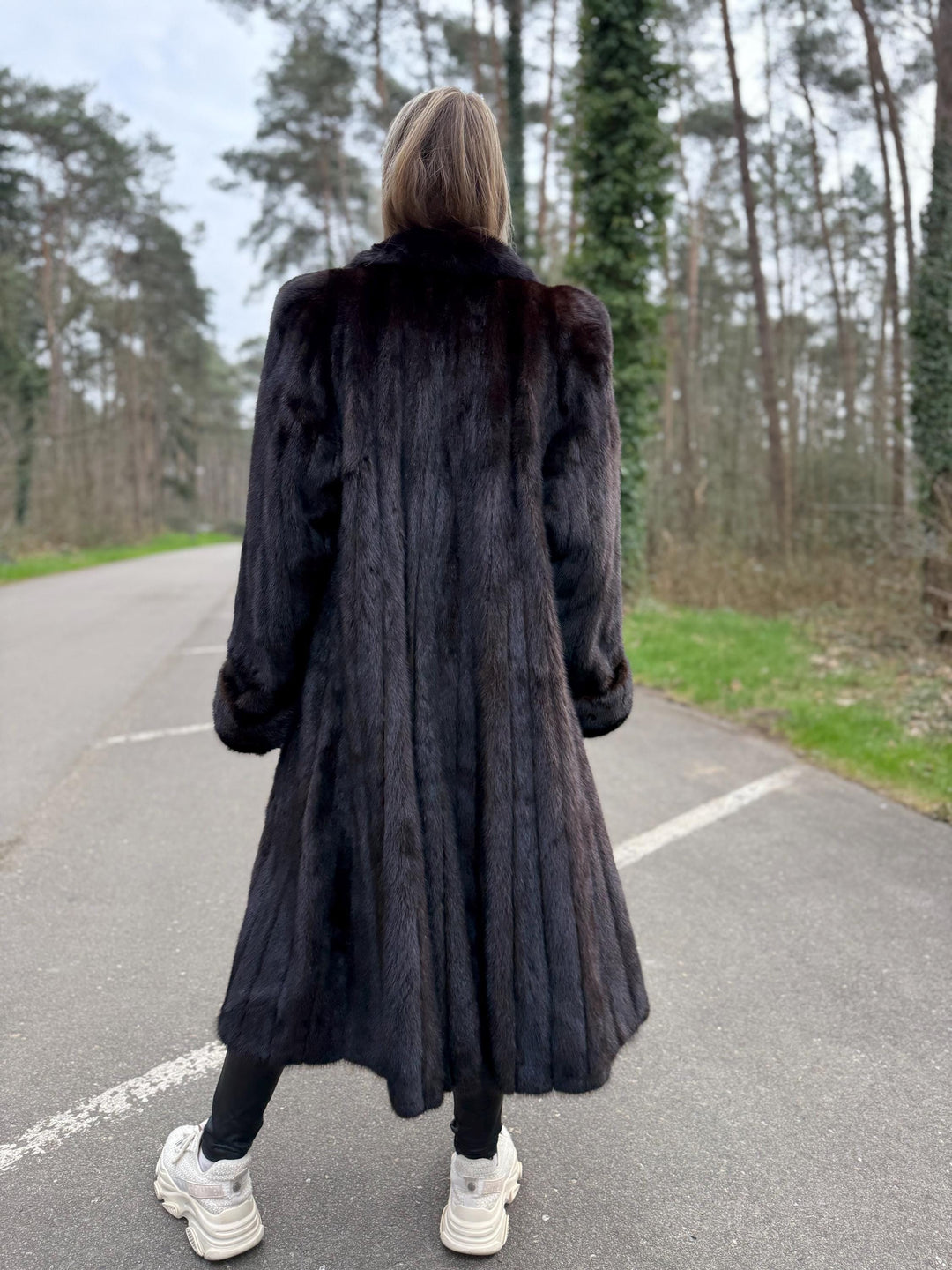 Full-Length Brown Mink Fur Coat, XL Size, High-Quality Fur, Soft Brown Mink Fur, Thick Mink Fur, Classic Vintage Style, Luxury Women's Coat
