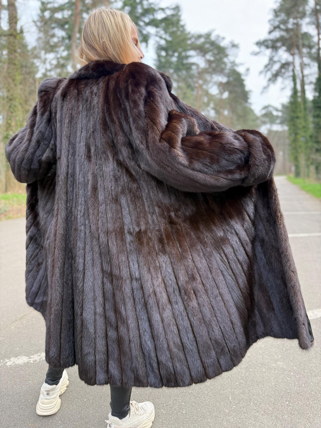 Full-Length Brown Mink Fur Coat, XL Size, High-Quality Fur, Soft Brown Mink Fur, Thick Mink Fur, Classic Vintage Style, Luxury Women's Coat