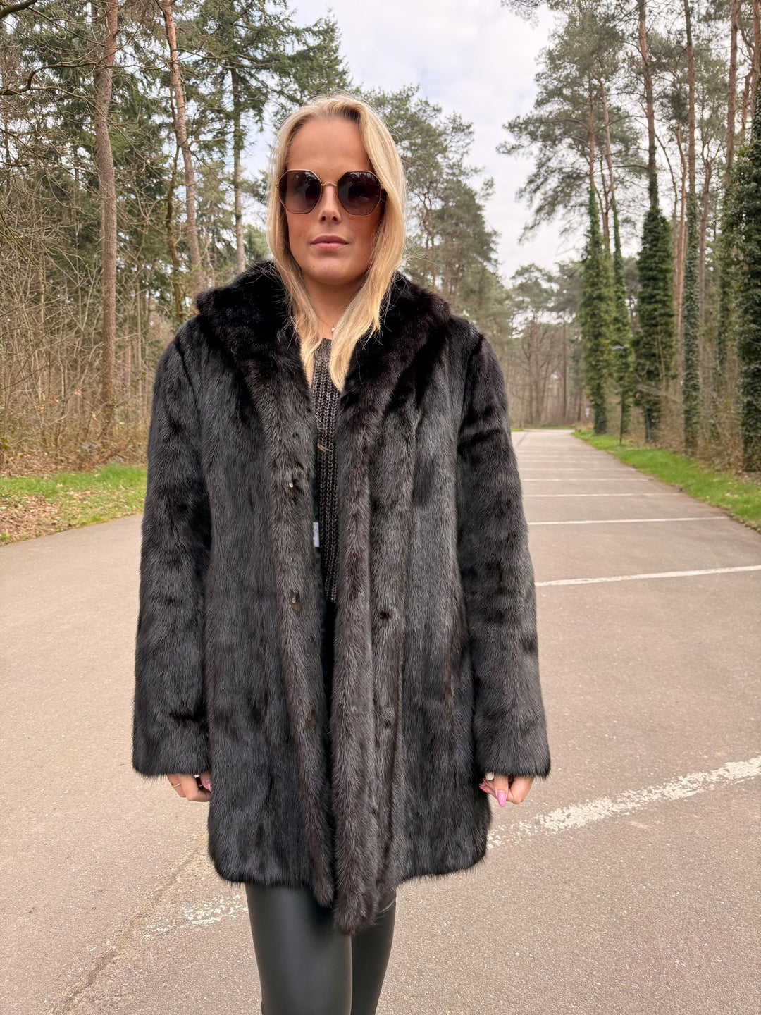 Yves Salomon Mink Fur Jacket, Real Mink Jacket in XL Size, Excellent Condition, High Quality Fur, Luxury Branded Jacket, Black Mink Fur Coat