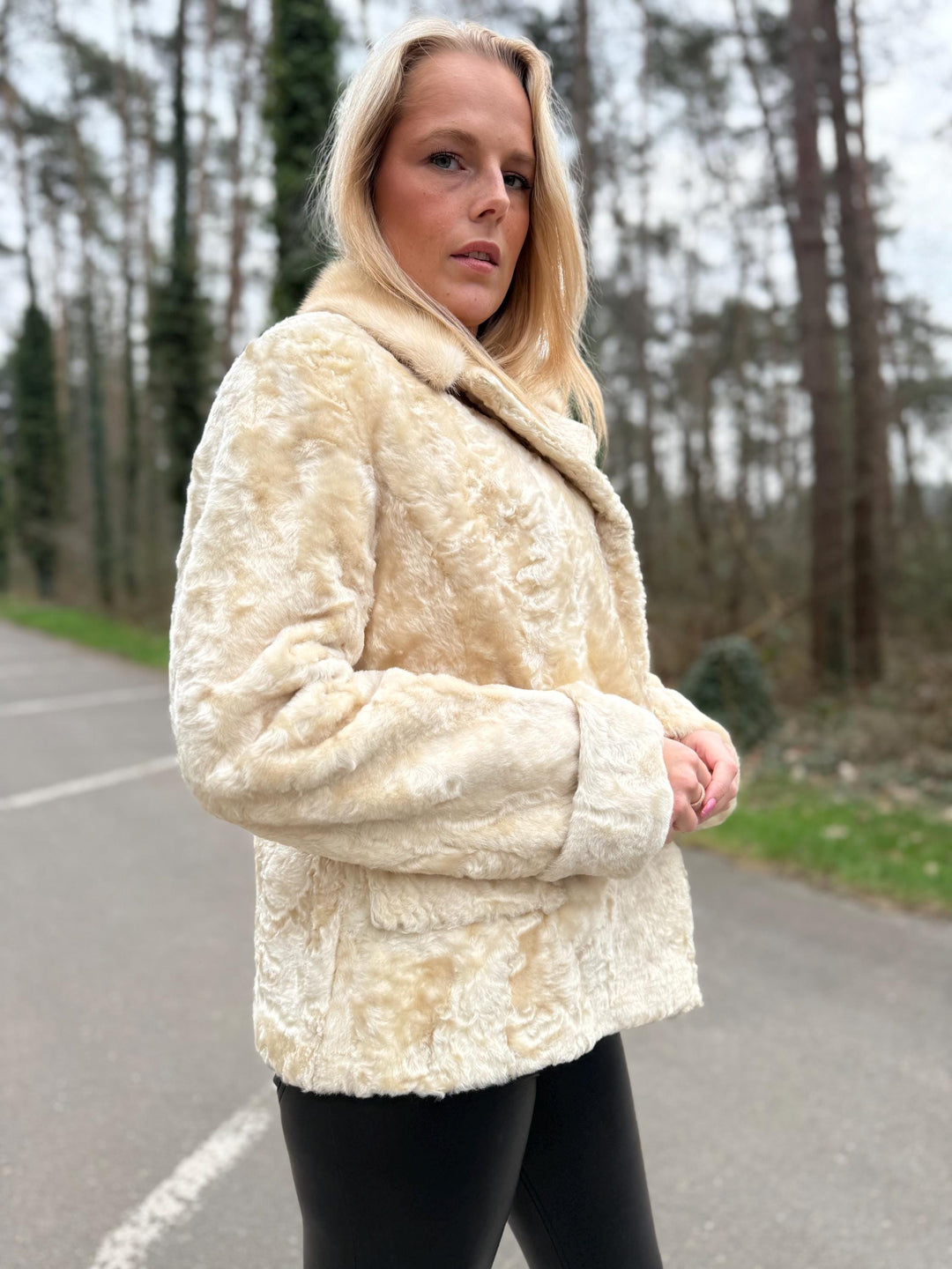 White Swakara Astrakhan Jacket – Large Size, Genuine Astrakhan Fur, Classic & Elegant Style, Women's Fur Jacket, Vintage Fur Coat, Astrakhan