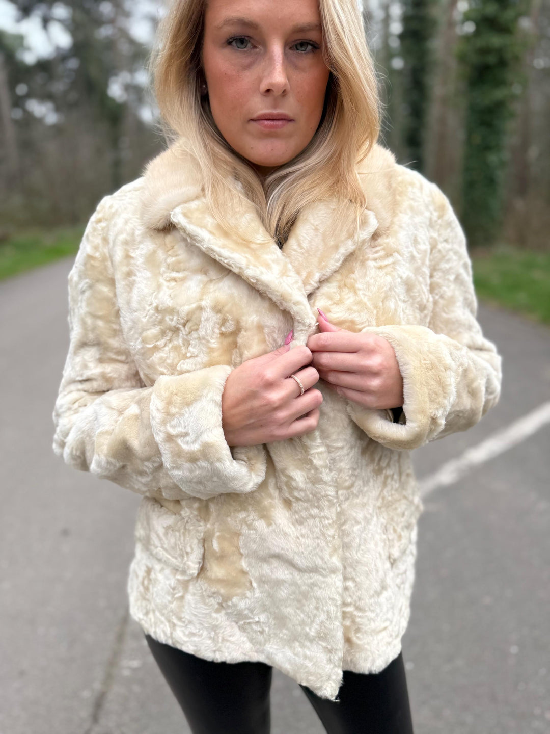 White Swakara Astrakhan Jacket – Large Size, Genuine Astrakhan Fur, Classic & Elegant Style, Women's Fur Jacket, Vintage Fur Coat, Astrakhan