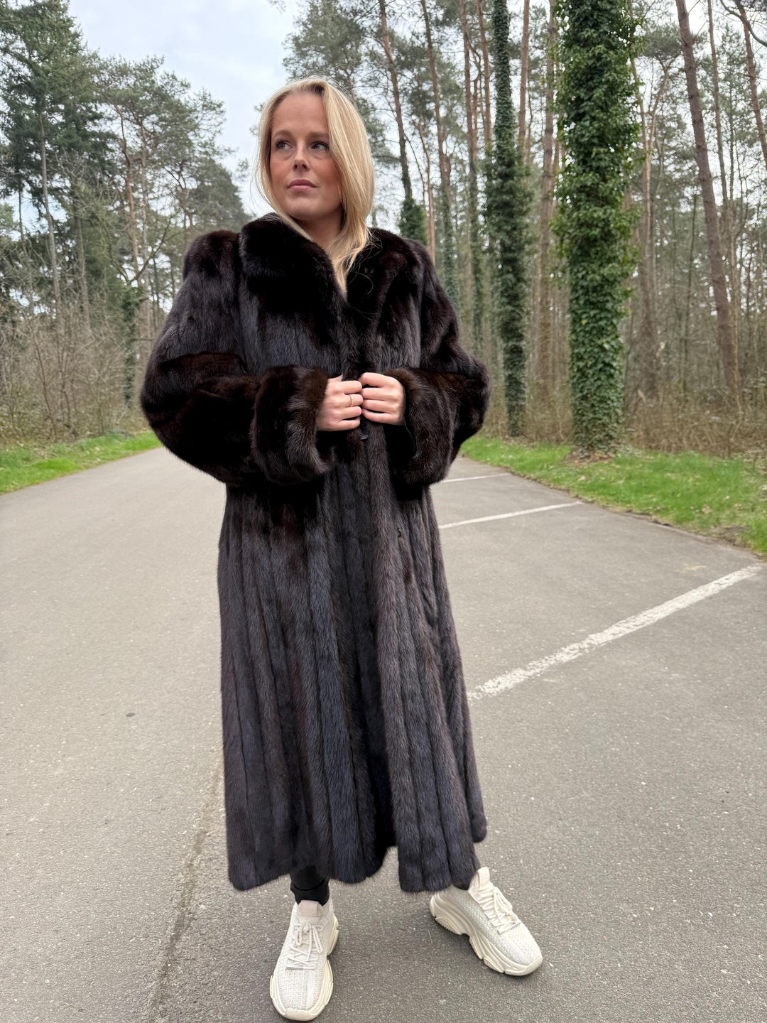 Full-Length Brown Mink Fur Coat, XL Size, High-Quality Fur, Soft Brown Mink Fur, Thick Mink Fur, Classic Vintage Style, Luxury Women's Coat