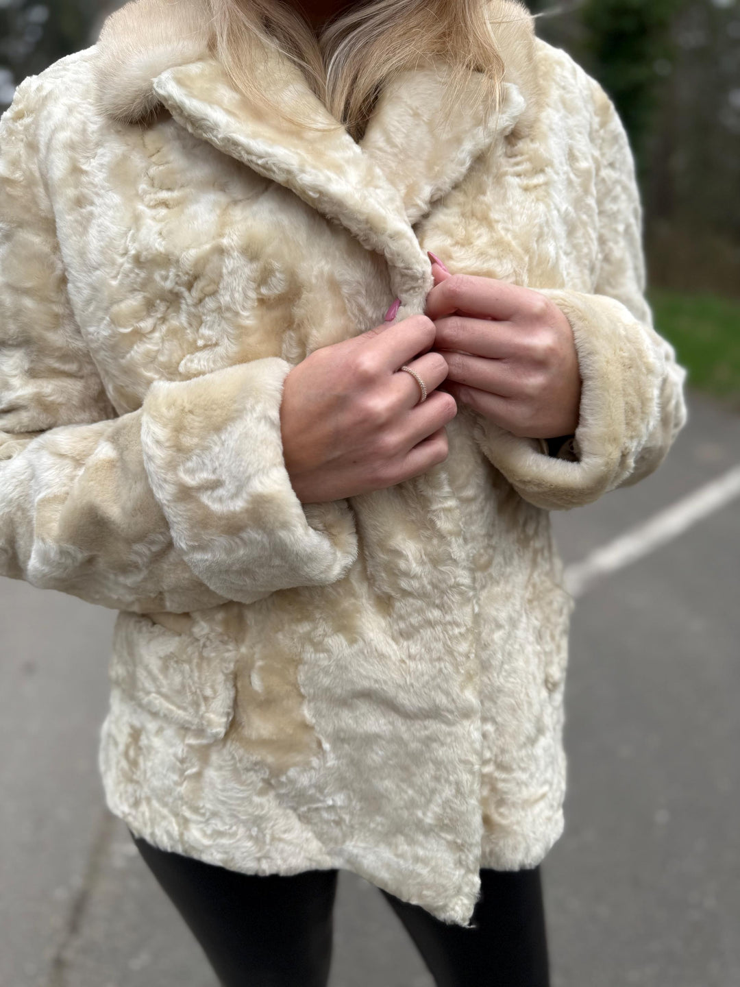 White Swakara Astrakhan Jacket – Large Size, Genuine Astrakhan Fur, Classic & Elegant Style, Women's Fur Jacket, Vintage Fur Coat, Astrakhan