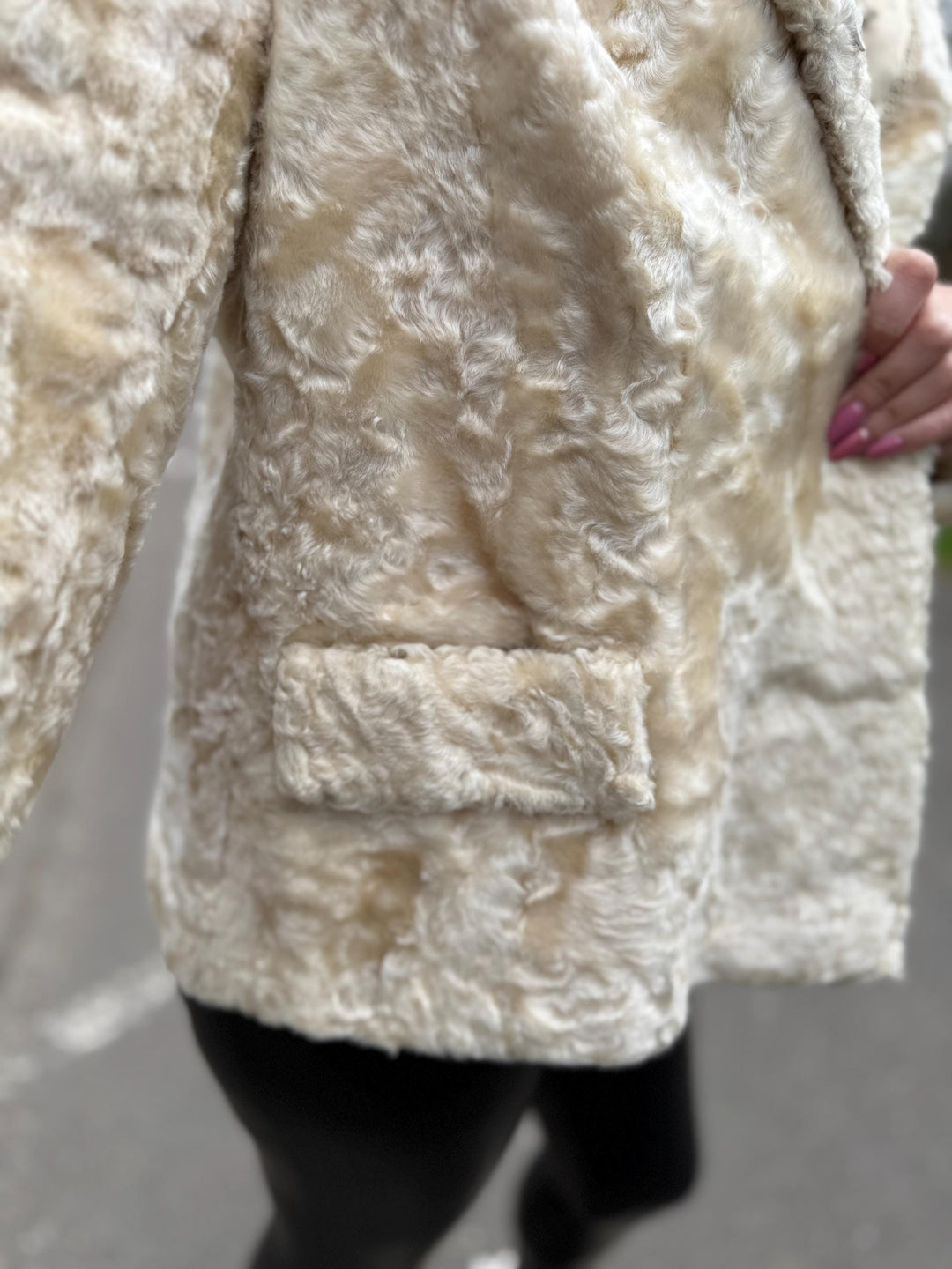 White Swakara Astrakhan Jacket – Large Size, Genuine Astrakhan Fur, Classic & Elegant Style, Women's Fur Jacket, Vintage Fur Coat, Astrakhan