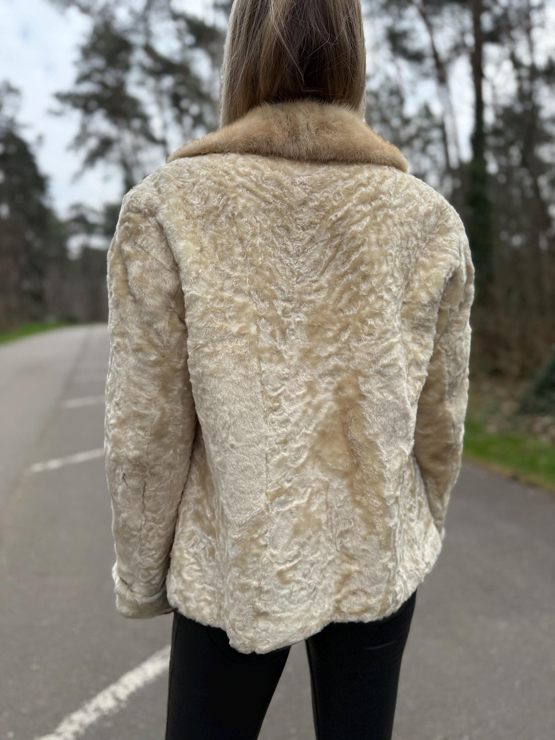 White Swakara Astrakhan Jacket – Large Size, Genuine Astrakhan Fur, Classic & Elegant Style, Women's Fur Jacket, Vintage Fur Coat, Astrakhan
