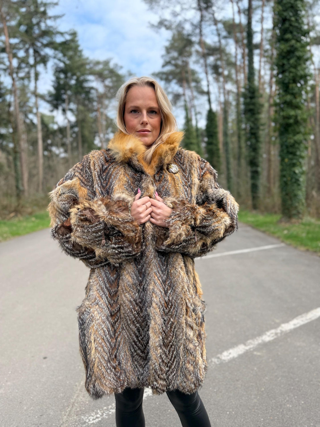 Gray Cross Fox Fur Coat with Leather, Medium Size, Real High-Quality Fur, Soft & Luxuriously Elegant Fur Coat, Women's Fox Coat, Cross Fox