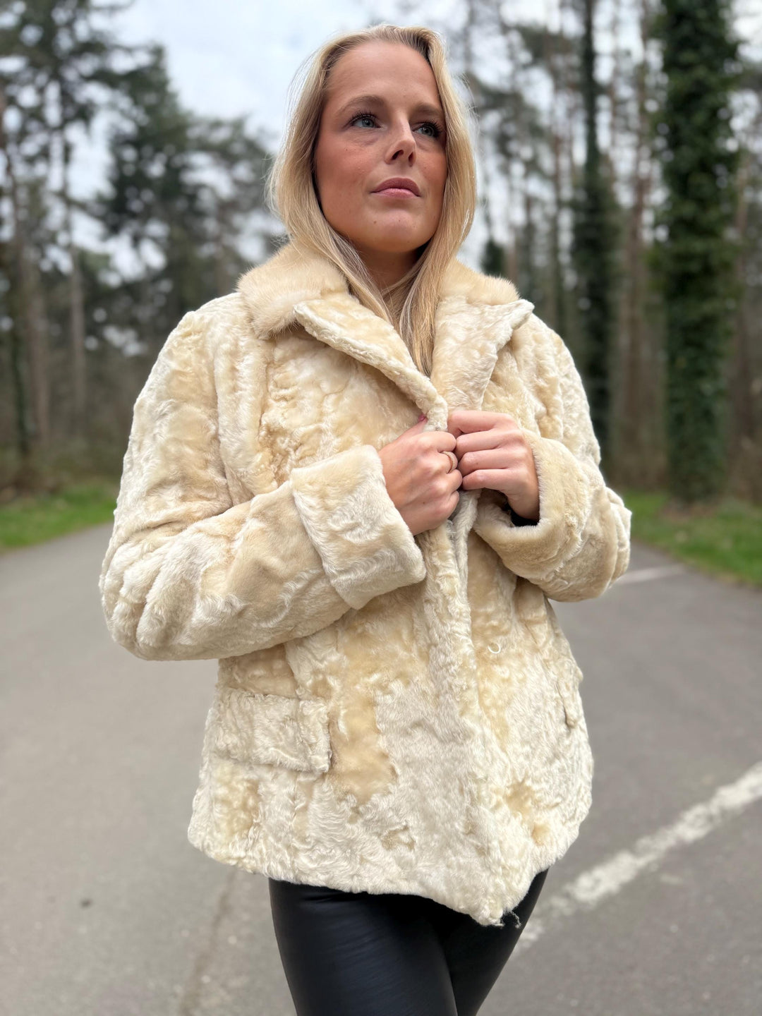 White Swakara Astrakhan Jacket – Large Size, Genuine Astrakhan Fur, Classic & Elegant Style, Women's Fur Jacket, Vintage Fur Coat, Astrakhan