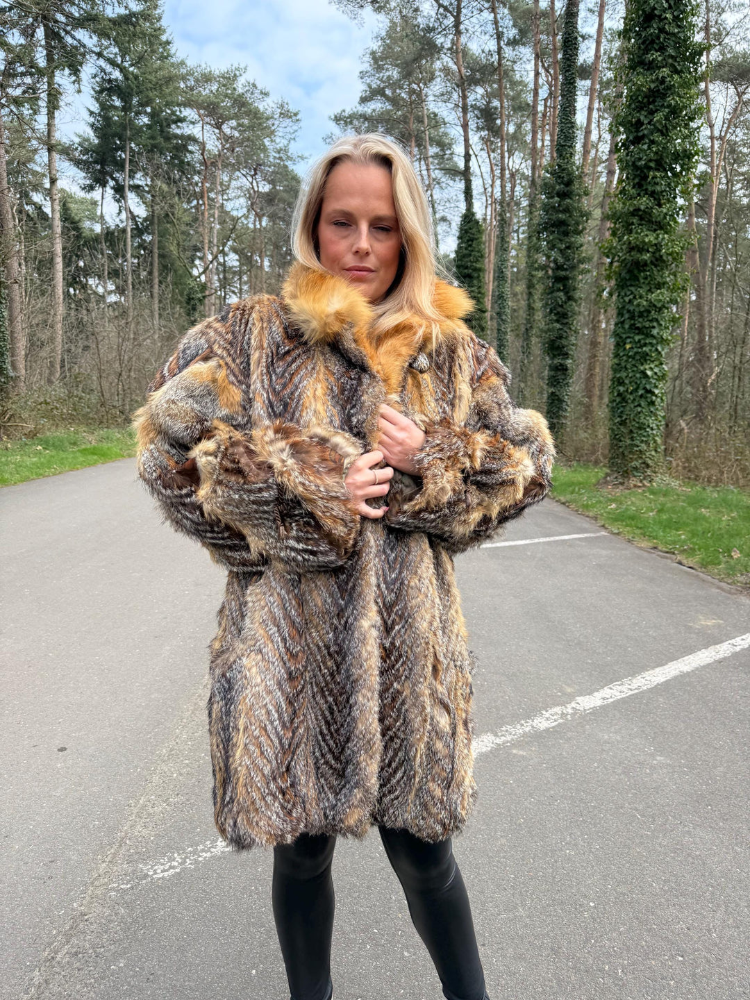 Gray Cross Fox Fur Coat with Leather, Medium Size, Real High-Quality Fur, Soft & Luxuriously Elegant Fur Coat, Women's Fox Coat, Cross Fox