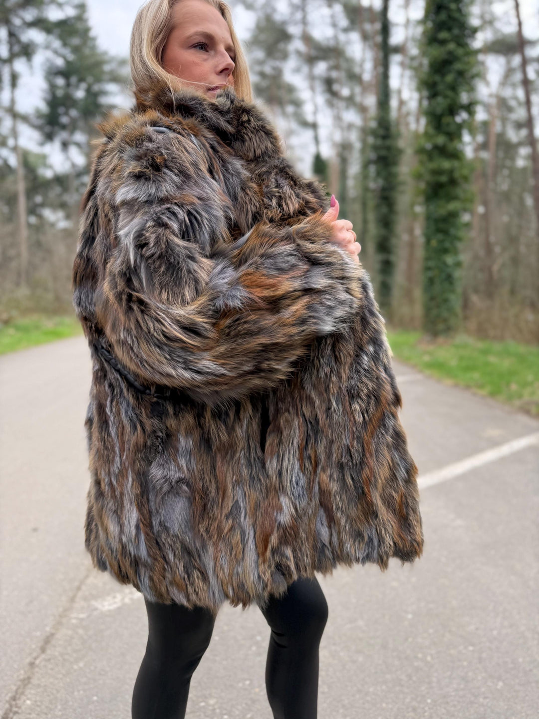 Outlet Vintage Colorful Fox Fur Coat, Large Size, Soft and Fluffy Fur, Unique Design and Rare Find Fox Coat, Good Condition with Small Signs